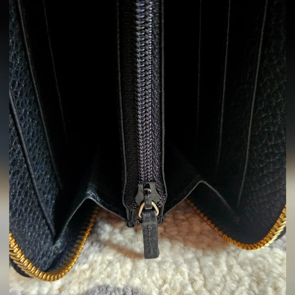 EUC Gucci Black Grained Leather Zip-Around Long Wallet - Picture 8 of 10